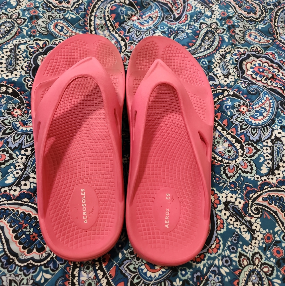 AEROSOLES Coral Pink Cushioned Flip Flop Sandals